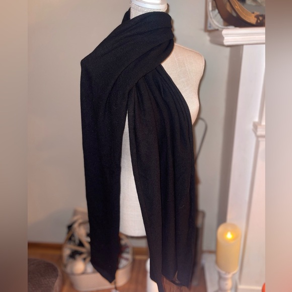 Lululemon cashmere scarf super soft and warm NWT🖤 - Picture 9 of 9